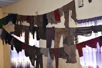 Ropas de víctimas extraídas de