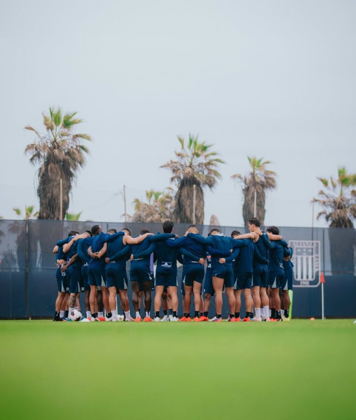 El gerente general de Alianza Lima reconoció el golpe de la semana pasada, aunque negó que haya provocado una crisis interna. La dirigencia sostiene que el plantel mantiene la confianza en el proceso. (Alianza Lima)