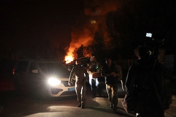 Socorristas operan en el lugar