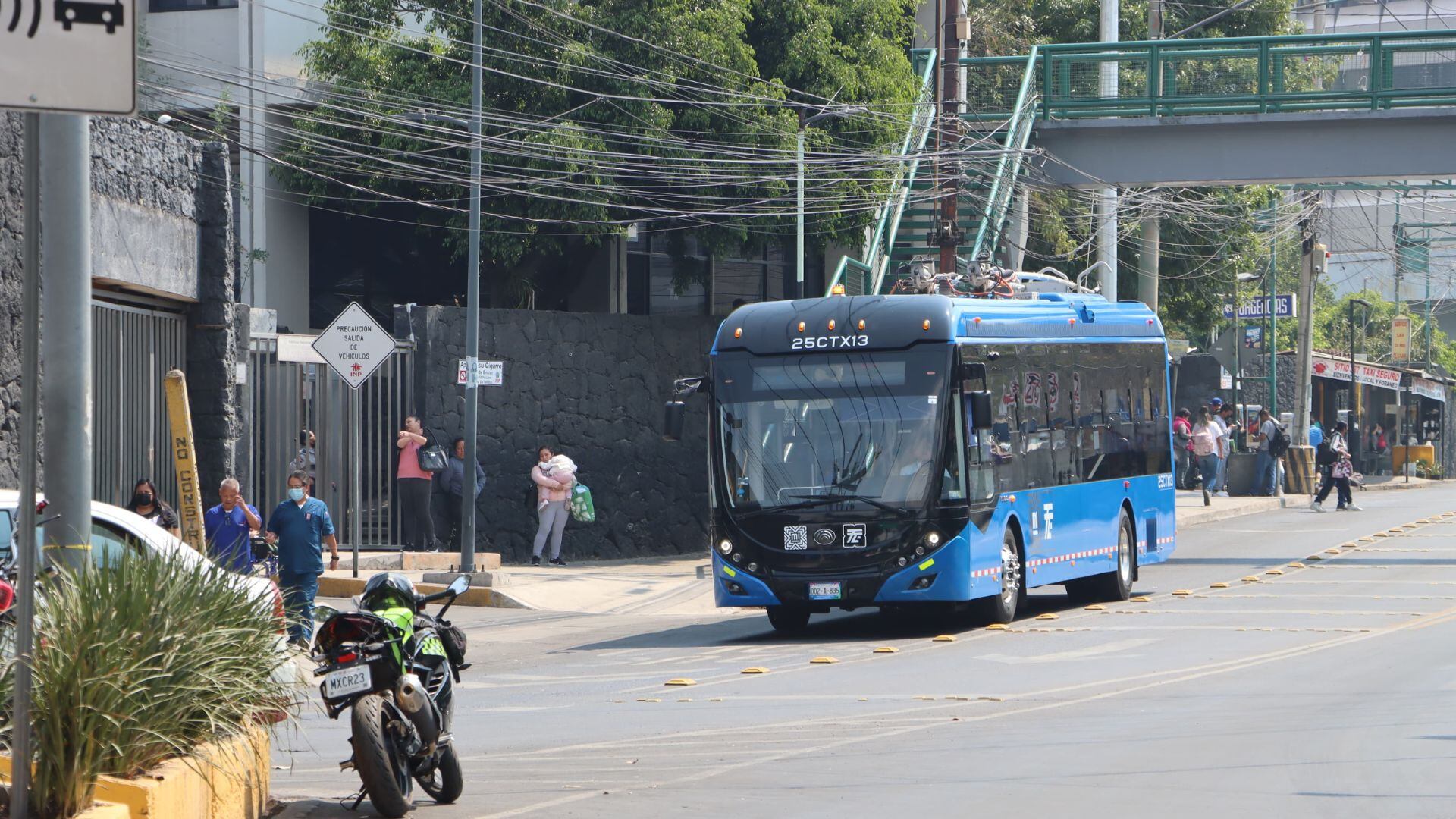 La Línea 13 tuvo afectaciones en su servicio (X/ @DirectorSTE)