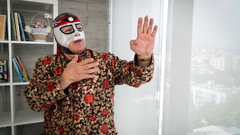El luchador, conocido cómo Octagón, señaló que continúa en una pelea legal contra la AAA, ahora parte de la WWE. (Infobae/Jenifer Nava)