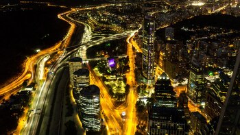 Skyline nocturno de Santiago de
