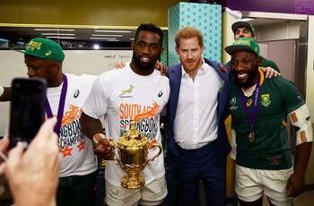 Los Springboks festejaron con el Príncipe Harry de Inglaterra en el vestuario (Shutterstock)