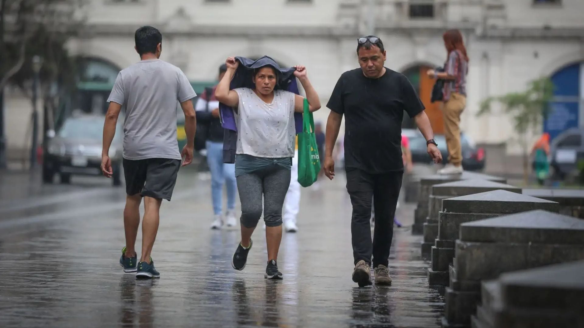 Clima en Lima: Lluvias ligeras y cielo nublado predominan este domingo