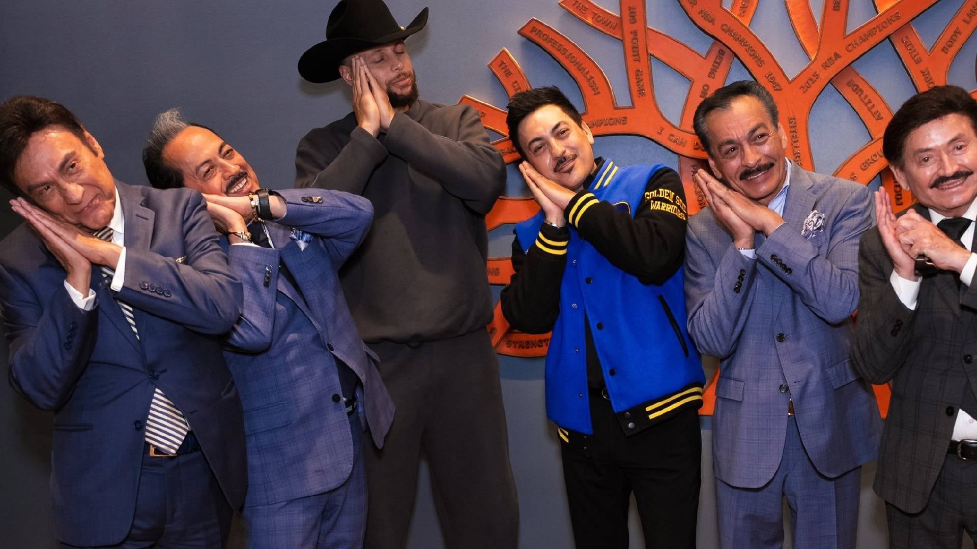 ¡Warriors a la mexicana! Los Tigres del Norte visitan a Stephen Curry tras recibir homenaje en EEUU