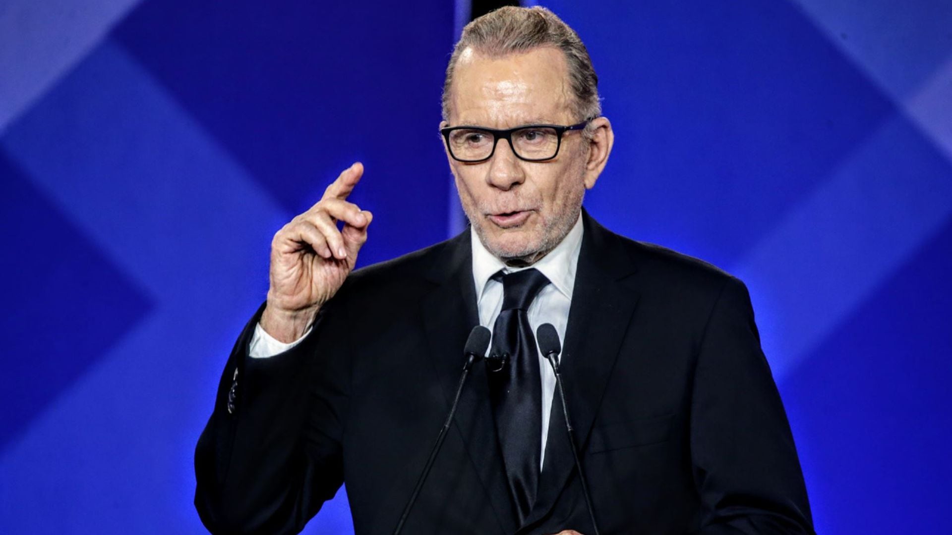 Empresario, periodista y político, Ricardo Belmont nació en 1945. Fundó RBC, fue alcalde de Lima y congresista, combinando comunicación, proyectos urbanos y filantropía en su carrera. (Andina)