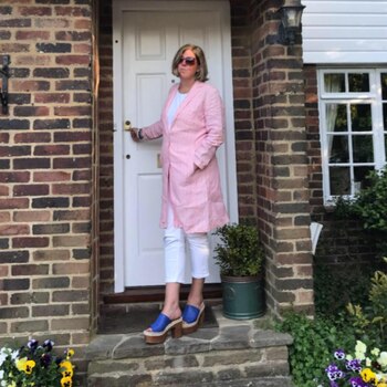 Normalmente Sibary vive en Londres,