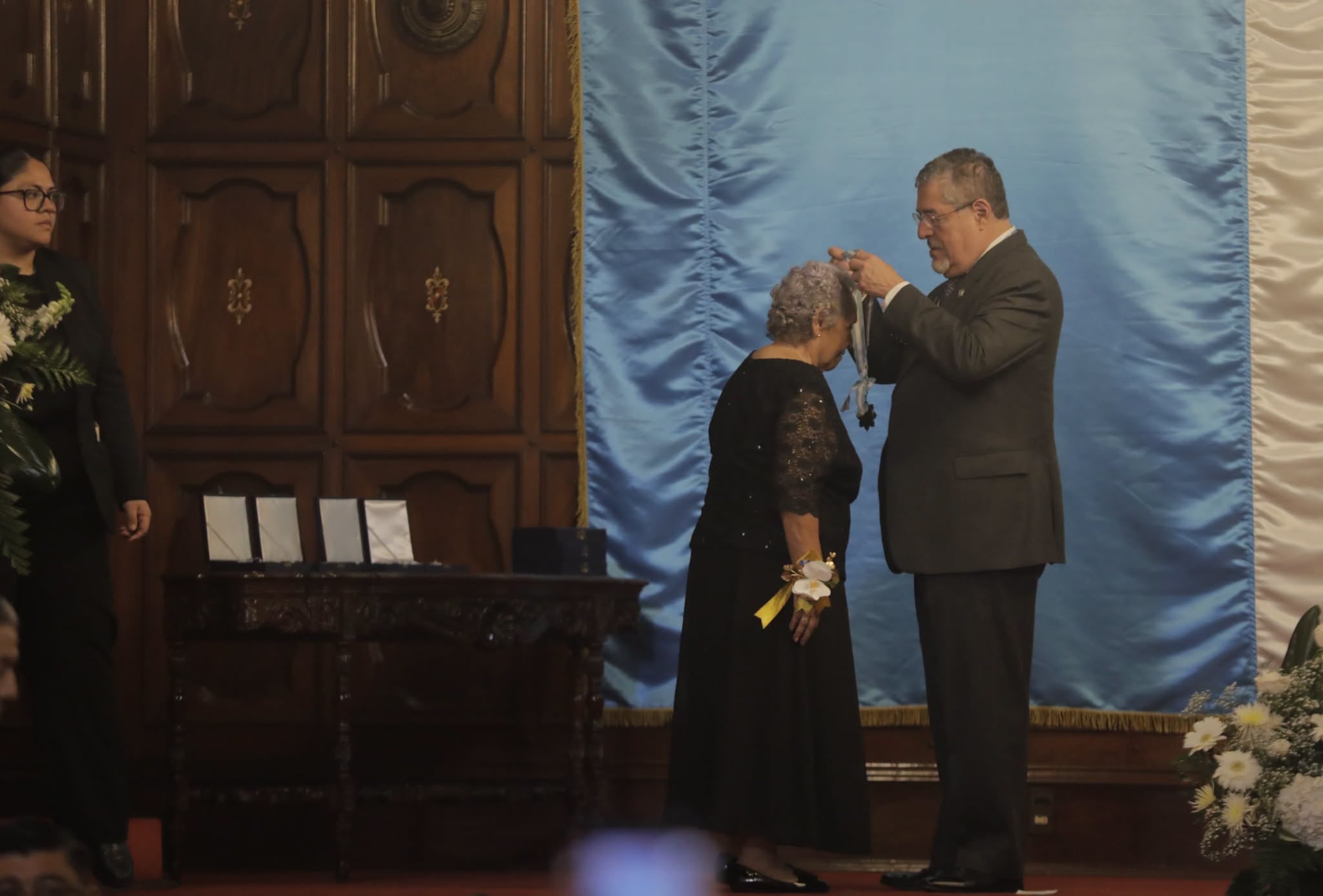 Bernardo Arévalo otorgó la Orden Francisco Marroquín 2026 a siete docentes guatemaltecos durante la conmemoración del Día del Maestro. (Diario de Centroamerica)