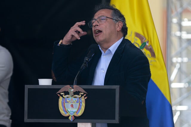Petro aseguró que la habilitación para salud del San Juan de Dios no sería expedida por decisión de Galán: “No le haga daño a Bogotá”