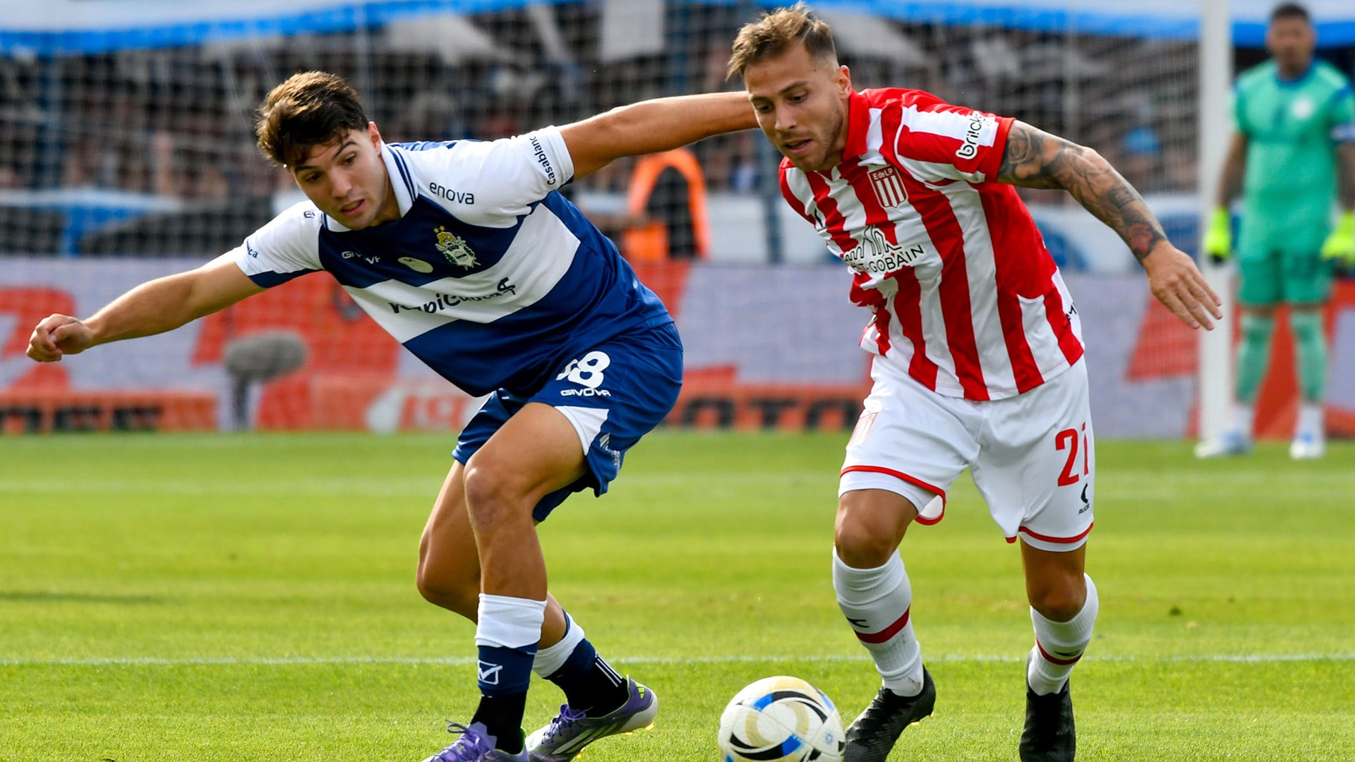 Gimnasia y Estudiantes se enfrentan en un histórico clásico por el pase a la final del Torneo Clausura Gimnasia y Estudiantes se enfrentan en un histórico clásico por el pase a la final del Torneo Clausura