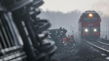 Más de 50 heridos tras descarrilar un tren con 400 pasajeros a bordo en el suroeste de Rusia