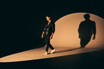 Manú lanzará su nuevo sencillo y su video en su canal de YouTube y por medio de redes sociales.
