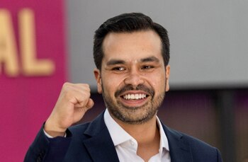 El candidato dio una breve