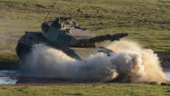 "Lidiar con la Defensa, en