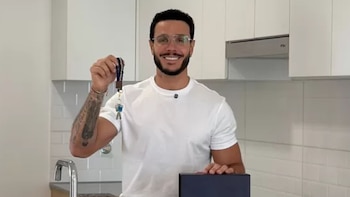 Mario Irivarren presume la compra de su primer departamento: “¡Oficialmente propietario!”