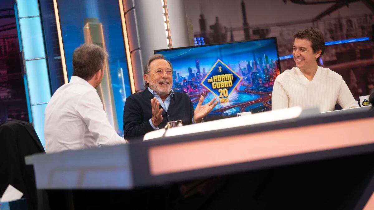 El actor contó que llamó por teléfono a su hija buscando ayuda para armar una frase en inglés que le permitiera saludar a Woody Allen. “Le digo: ‘Te pido, por favor, ayudame para armarme una frase, pero escribímela por fonética