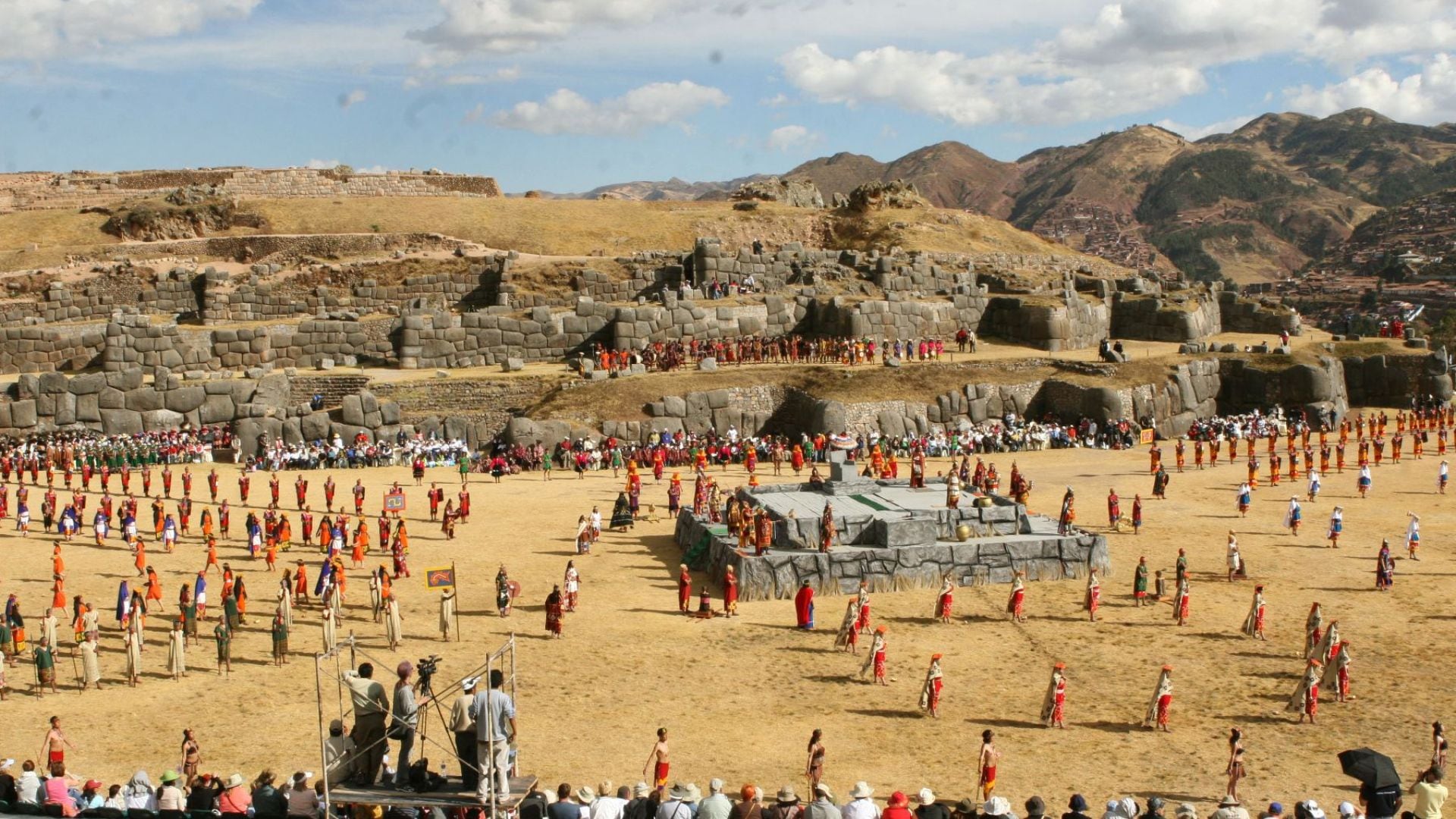 Cusco se prepara para la llegada del papa León XIV: Espera recibir hasta 100 mil devotos en Sacsayhuamán