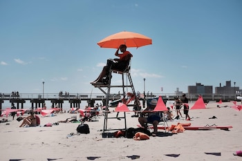 Las playas públicas de la ciudad permanecerán habilitadas para nadar hasta el 13 de septiembre, con guardavidas entre las 10:00 y las 18:00.