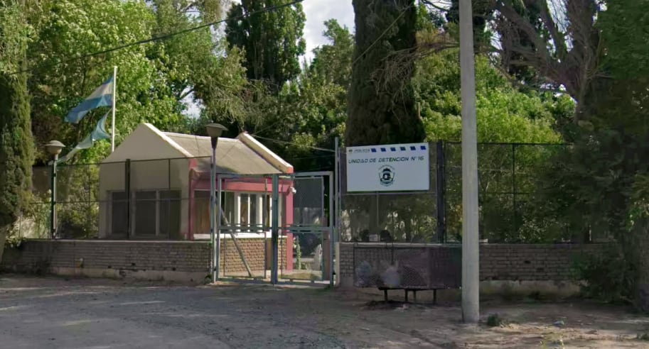 Contreras quedó alojada en la Unidad de Detención 16