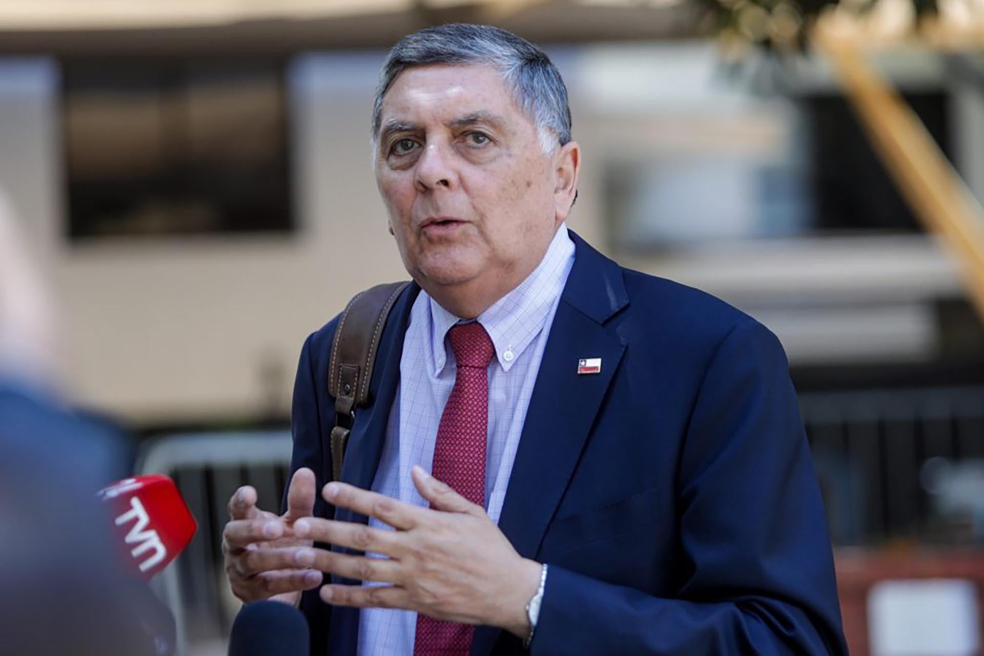 El biministro Claudio Alvarado aseguró además que no retirarán el proyecto de ley ingresado la semana pasada al Senado