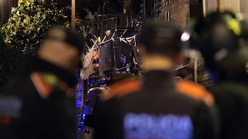 Los Mossos detienen a trece personas por los disturbios en Barcelona tras la manifestación sobre vivienda