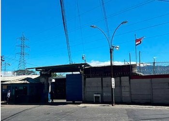 Las autoridades indagan si Edwin López Vega mantuvo comunicaciones irregulares con familiares y coordinó acciones de su estructura criminal desde prisión./ (Teletica)
