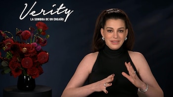 Anne Hathaway reflexiona sobre la verdad en 'Verity' y apunta a un preocupante cambio "en los pilares sociales"