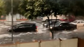 Temporal, inundaciones, vehículos arrastrados por el agua y múltiples llamados de emergencia en Quito