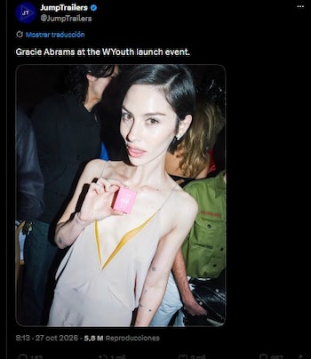 Gracie Abrams fue fotografiada en un evento de Nueva York. (X)