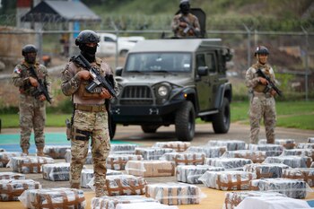 Miembros del Servicio Nacional Aeronaval