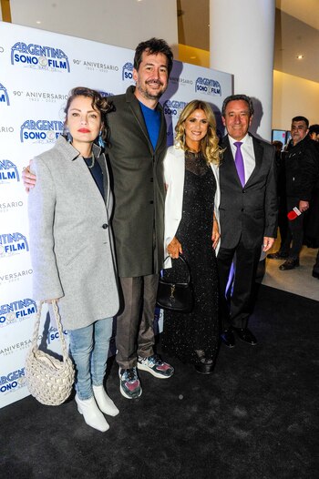 Todas las estrellas juntas para celebrar junto a Luis Scalella los 90 años de Argentina Sono Film