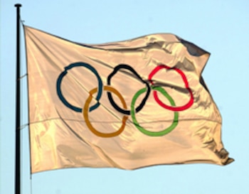 ATHENS, GREECE - AUGUST 24: Feature / Sportstaette: Olympische Spiele Athen 2004, Athen; Olympische Flagge 24.08.04. (Photo by Alexander Hassenstein/Bongarts/Getty Images)
