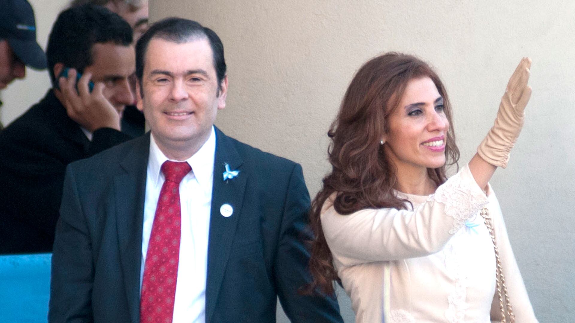 Gerardo Zamora junto a su esposa, Claudia Ledesma Abdala, quien dejará el Senado el próximo 10 de diciembre