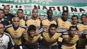 Un policía tenía la camiseta que le faltaba al Junior para jugar la final contra Nacional en el 2004: esta es la historia