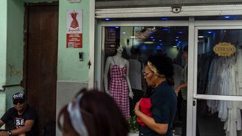 Tiendas privadas de alimentos ofrecen tesoros poco accesibles, y caros, en una Cuba desabastecida