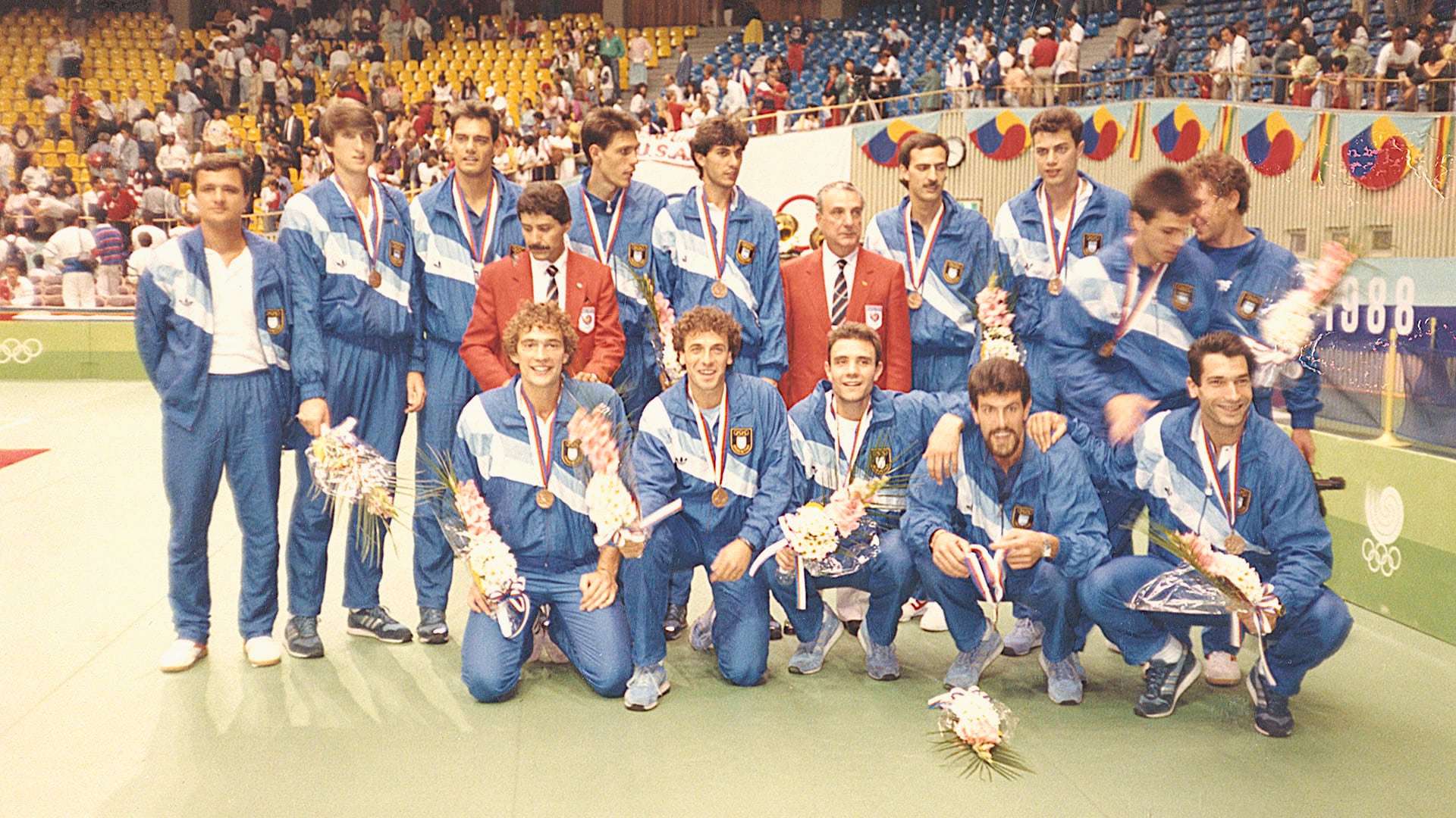 Castellani, junto a la selección argentina que ganó la medalla de bronce en los Juegos Olímpicos de Seúl 1988 (Photo by El Grafico/Getty Images)