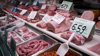 La justicia avala el despido de una trabajadora de un supermercado por llevarse carne sin pagar valorada en 14 euros