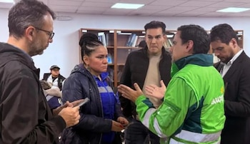 Las mesas de trabajo, entre