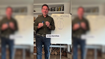 Álvaro Bilbao, neuropsicólogo, en un