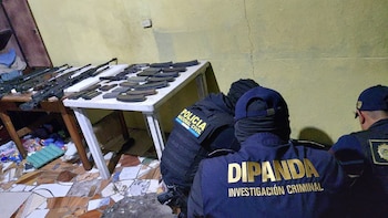 Las autoridades guatemaltecas reportan el decomiso de arsenal vinculado con alias El Lobo cabecilla del Barrio 18