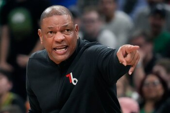 Doc Rivers, entrenador de los