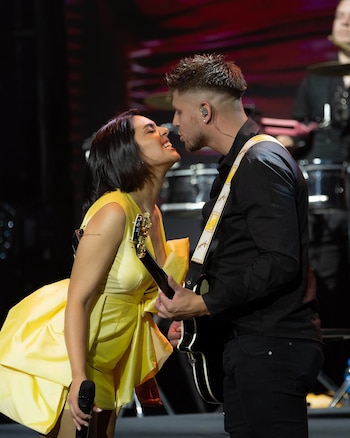 Ángela Leiva y Gabriel Mikelovich