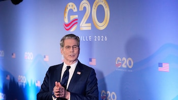 Bessent prevé que el petróleo baje hasta los 40 dólares tras la guerra con Irán