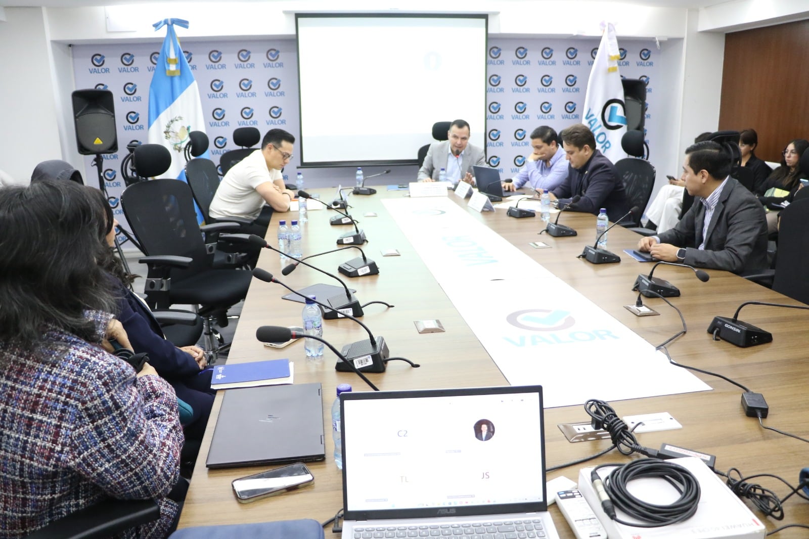 La futura ley de ciberseguridad prevé excluir de responsabilidad penal a investigadores, peritos forenses y participantes de hackatones que auditen sistemas autorizados. (Congreso de la Republica de Guatemala)