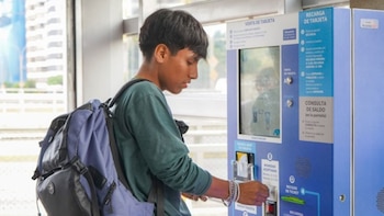 El sistema deja de depender únicamente de la tarjeta física y suma tarjetas bancarias y medios digitales como opciones de pago - Créditos: ATU.