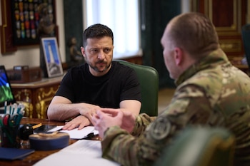 Volodimir Zelensky junto a Vasil