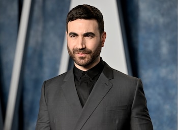 Brett Goldstein aseguró que vio todas las películas de Jennifer Lopez antes de trabajar con ella. (Foto Evan Agostini/Invision/AP, archivo)