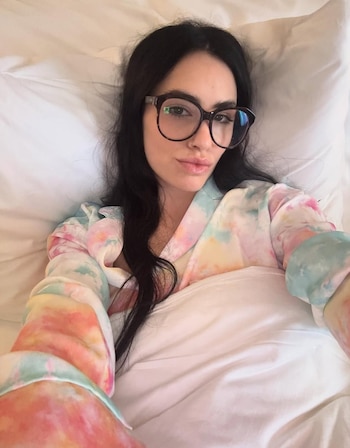 Lali, de pijama y lista