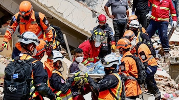 En Fotos: Rescatistas salvadoreños en Venezuela ya trabajan en labores de auxilio tras potentes terremotos