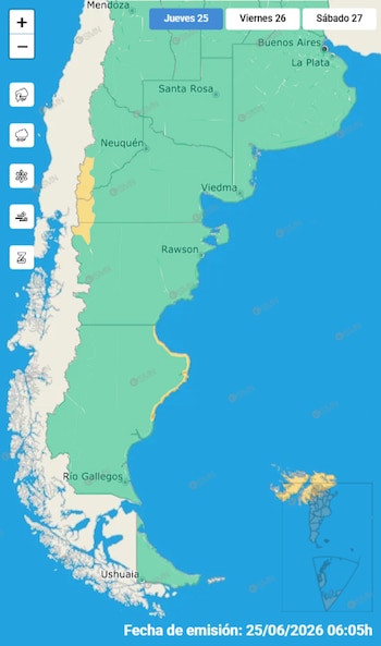 Mapa meteorológico de Argentina con áreas en alerta por viento en zonas costeras, oeste y las Islas Malvinas. Muestra interfaz de fechas, iconos y controles de zoom